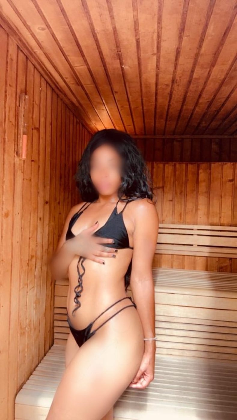 Alexsia, escort dame bij Explicit4U, foto 2